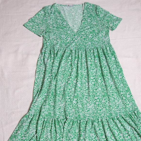 Zara Dresses & Skirts - ZARA FLORAL DRESS FOR SPRING